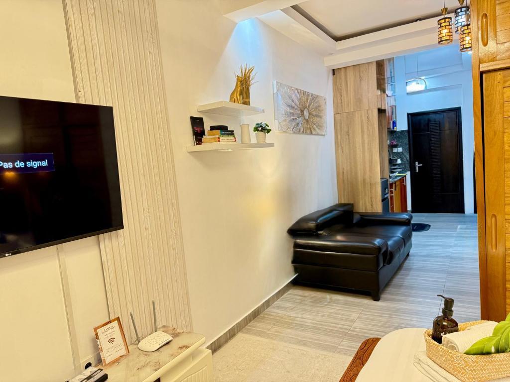 Villa on Hollywood Boulevard