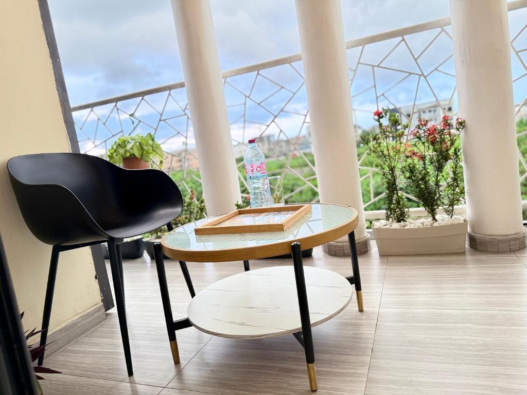 Villa on Hollywood Boulevard